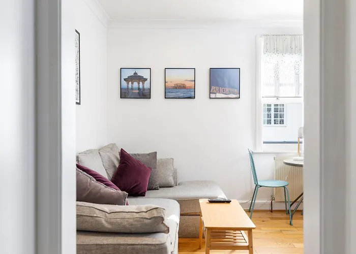 Trendy Central 1 Bed Flat With Roof Terrace