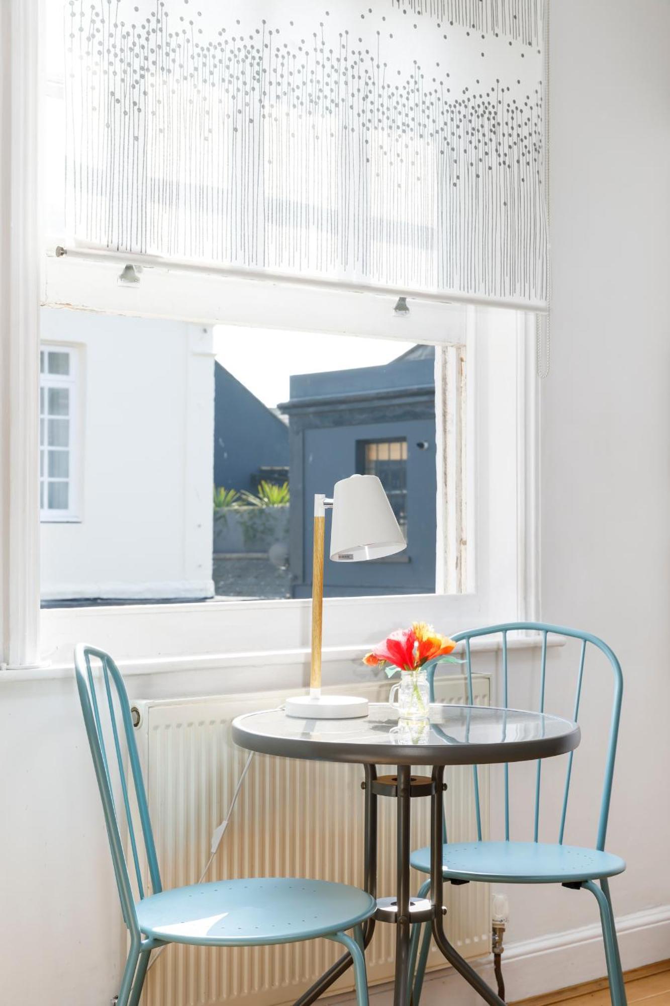 Apartment Trendy 1 Bed Flat With Roof Terrace *
