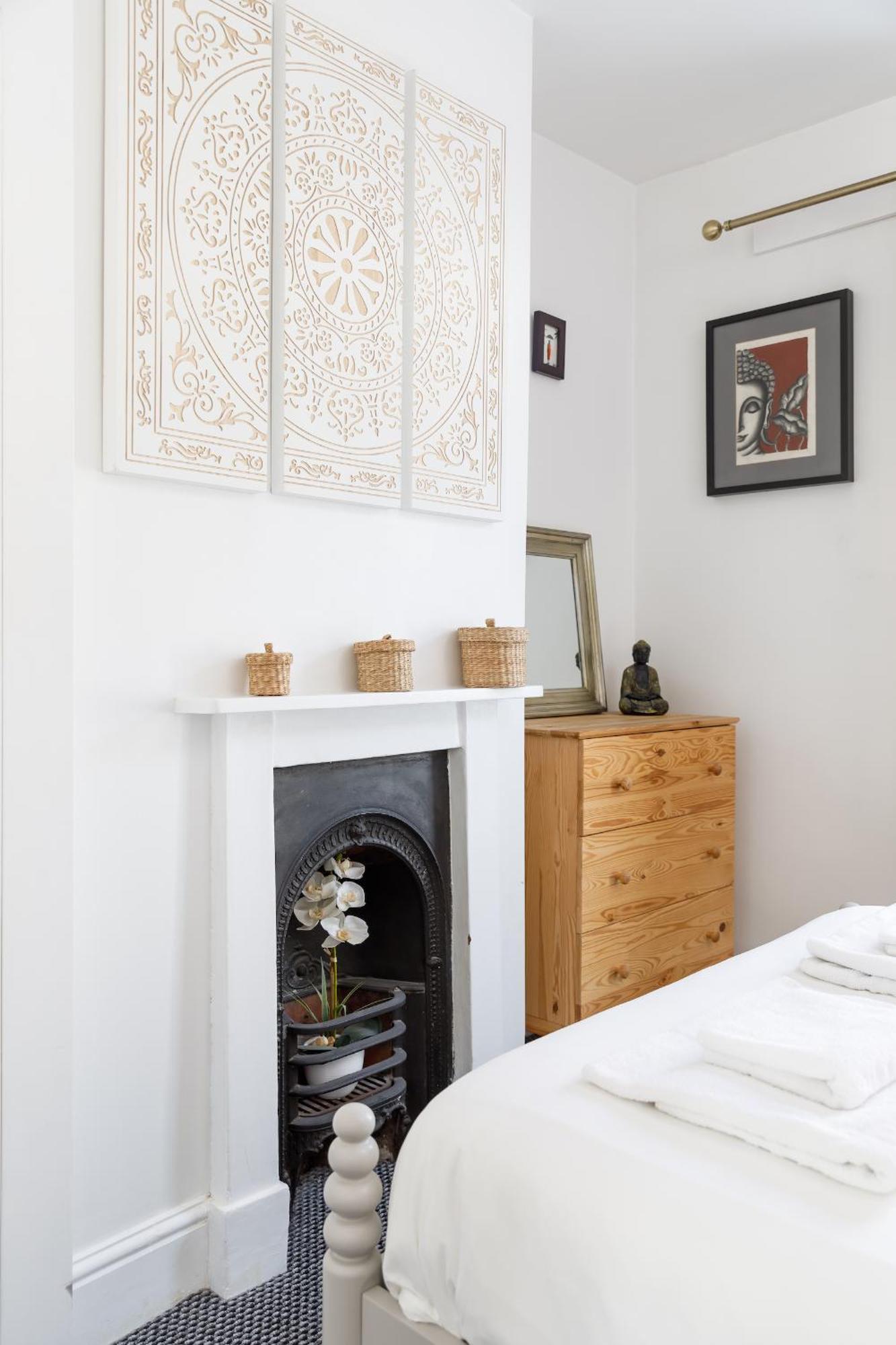 Trendy 1 Bed Flat With Roof Terrace *