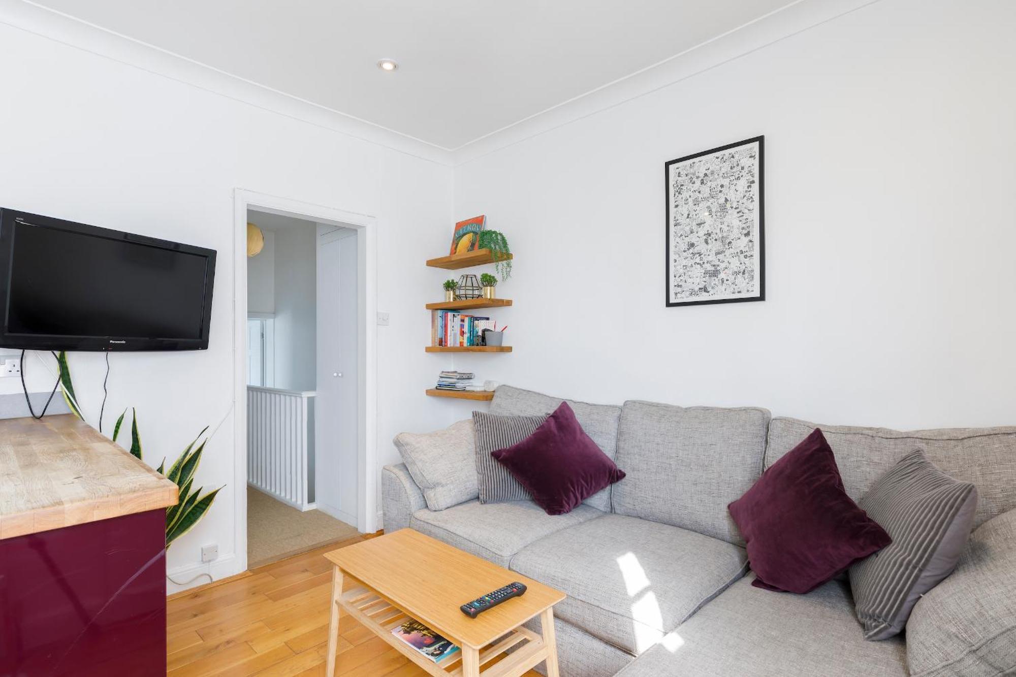 Trendy 1 Bed Flat With Roof Terrace